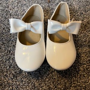 Toddler 10- white parent dress shoes